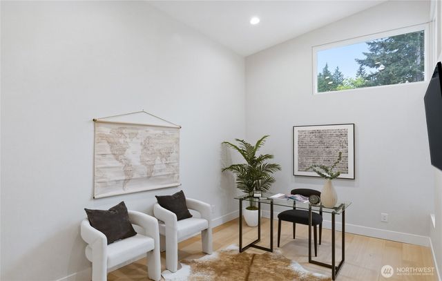 719 Edmonds Way, Edmonds, WA 98020