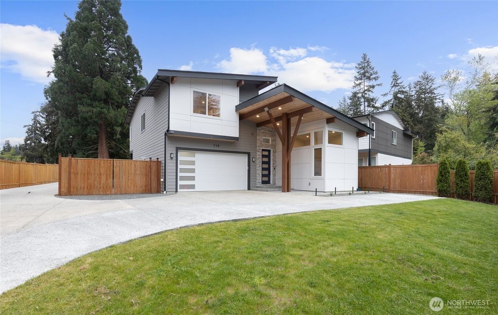 719 Edmonds Way, Edmonds, WA 98020