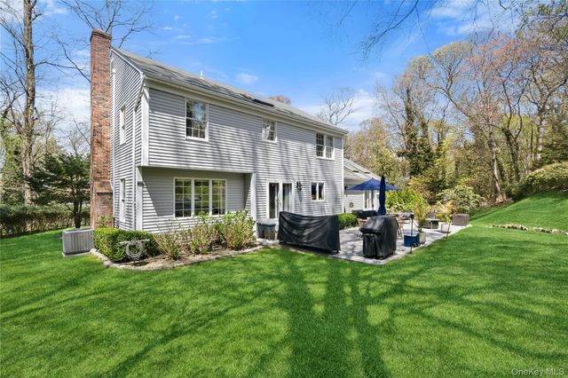 8 Dogwood Road, Stony Brook, NY 11790