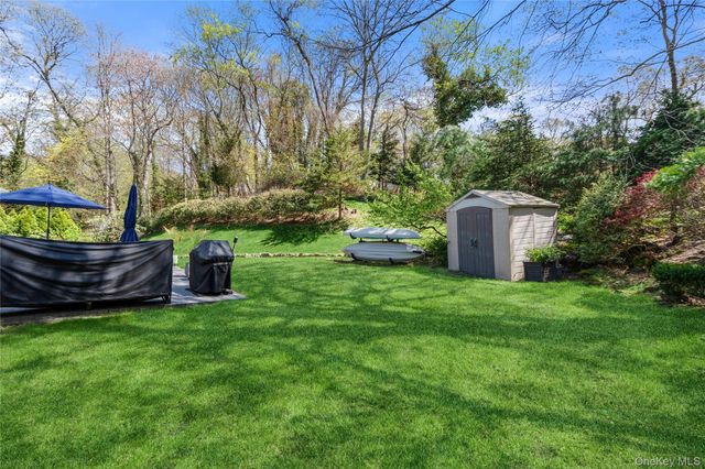 8 Dogwood Road, Stony Brook, NY 11790