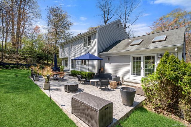 8 Dogwood Road, Stony Brook, NY 11790