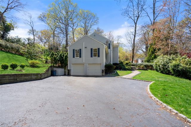 8 Dogwood Road, Stony Brook, NY 11790