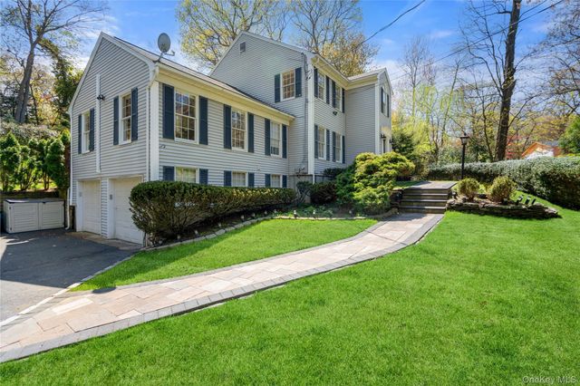 8 Dogwood Road, Stony Brook, NY 11790