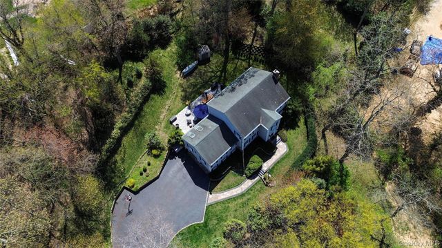 8 Dogwood Road, Stony Brook, NY 11790
