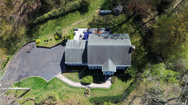 8 Dogwood Road, Stony Brook, NY 11790