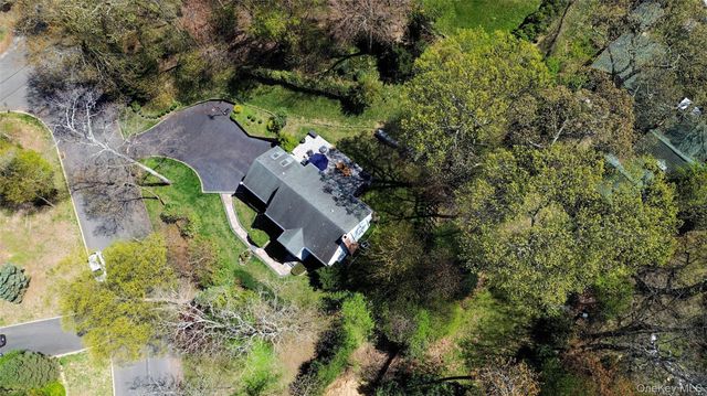 8 Dogwood Road, Stony Brook, NY 11790
