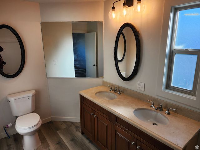 1031 W FOXGLOVE DR, Taylorsville, UT 84123