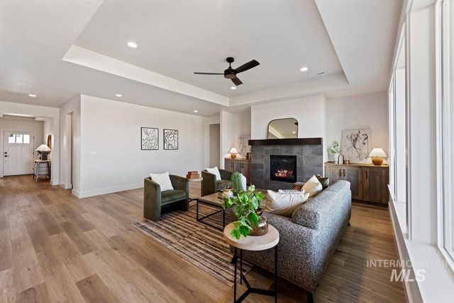 2353 S Hurd Ave., Nampa, ID 83686