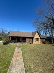 7 Neal Street, Bryant, AR 72022