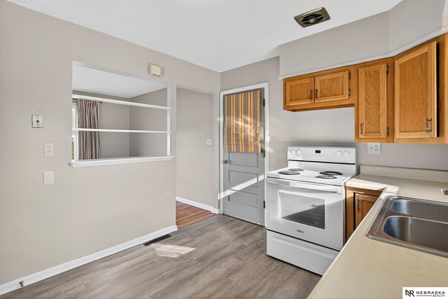 4709 Valley Street, Omaha, NE 68106