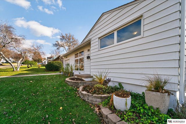 4709 Valley Street, Omaha, NE 68106