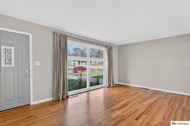 4709 Valley Street, Omaha, NE 68106