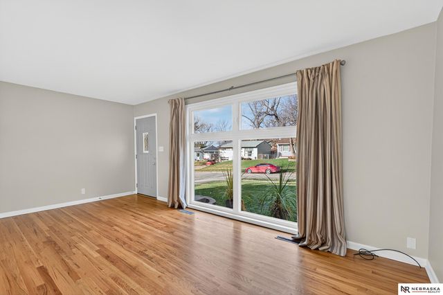 4709 Valley Street, Omaha, NE 68106