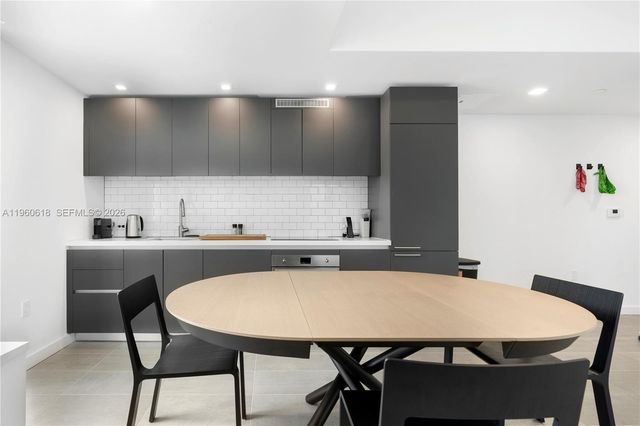 227 NE 2nd St 2602, Miami, FL 33132