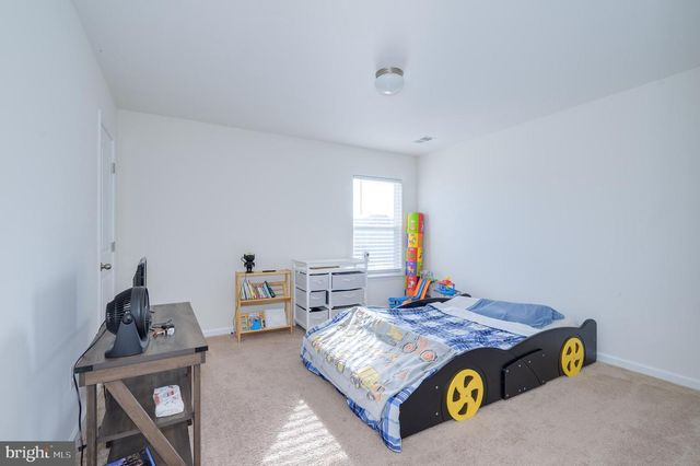 43 SARGENT LN, Martinsburg, WV 25401