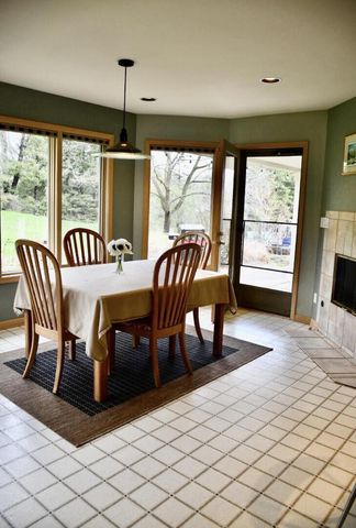 N61W16124 Hawthorne DRIVE, Menomonee Falls, WI 53051