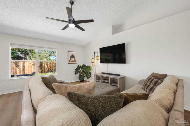 6472 Sandkey Cv, Gulf Breeze, FL 32563