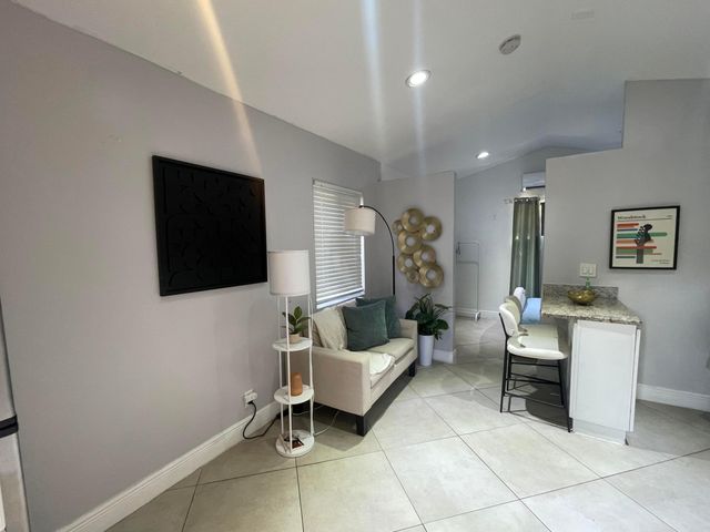 430 NE 1ST Avenue B, Fort Lauderdale, FL 33301