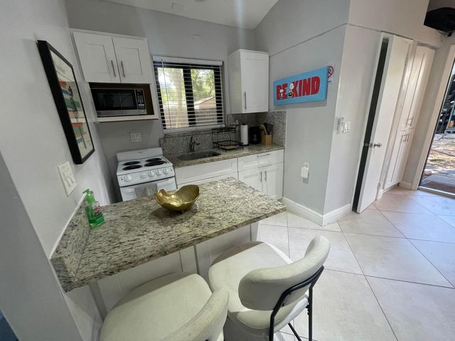 430 NE 1ST Avenue B, Fort Lauderdale, FL 33301
