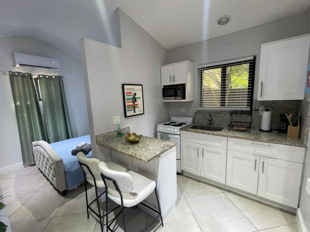 430 NE 1ST Avenue B, Fort Lauderdale, FL 33301