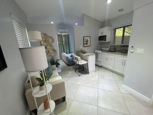 430 NE 1ST Avenue B, Fort Lauderdale, FL 33301