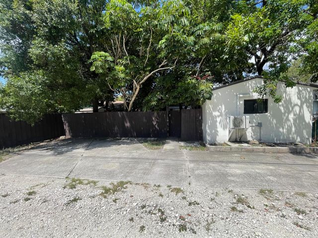 430 NE 1ST Avenue B, Fort Lauderdale, FL 33301