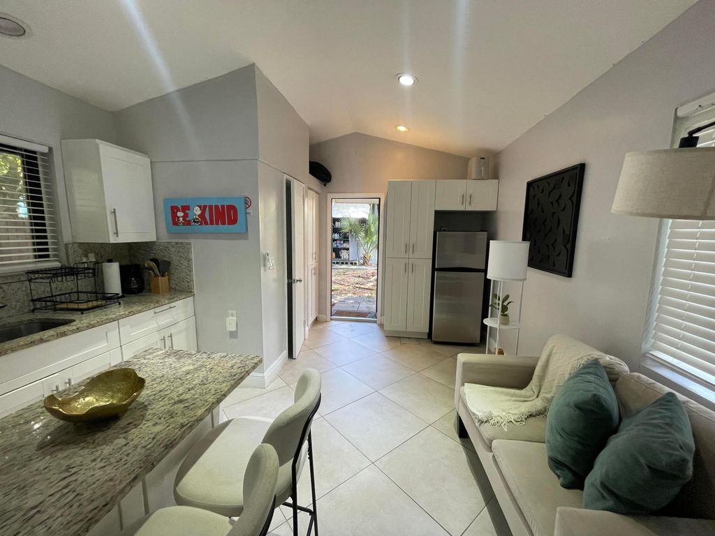 430 NE 1ST Avenue B, Fort Lauderdale, FL 33301