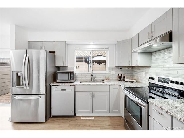 7105 E Briarwood Dr, Centennial, CO 80112