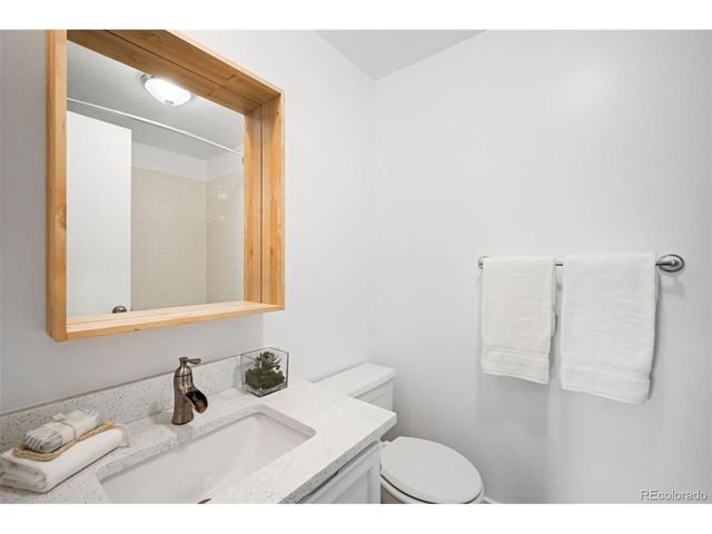 7105 E Briarwood Dr, Centennial, CO 80112