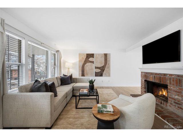 7105 E Briarwood Dr, Centennial, CO 80112