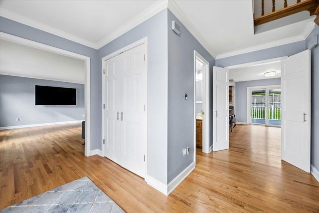 6076 Angel Lane, Lisle, IL 60532
