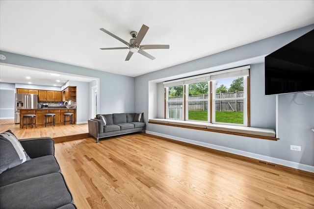 6076 Angel Lane, Lisle, IL 60532