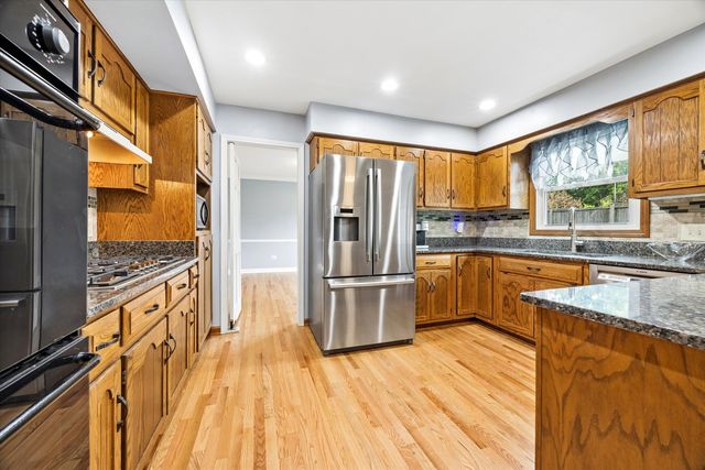 6076 Angel Lane, Lisle, IL 60532