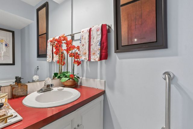 4643 CROW CREEK Court, Bettendorf, IA 52722