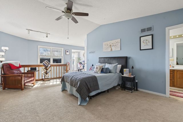 4643 CROW CREEK Court, Bettendorf, IA 52722