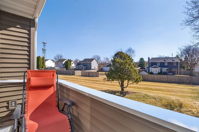 4643 CROW CREEK Court, Bettendorf, IA 52722