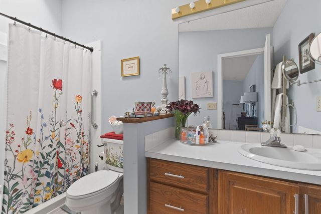 4643 CROW CREEK Court, Bettendorf, IA 52722