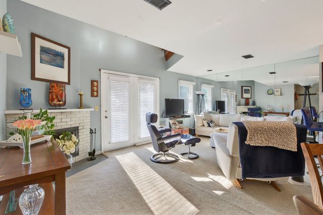 4643 CROW CREEK Court, Bettendorf, IA 52722