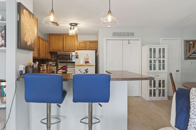 4643 CROW CREEK Court, Bettendorf, IA 52722