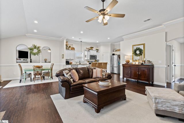 142 Peachtree Road, Boiling Springs, SC 29316