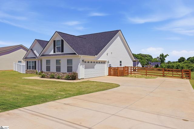 142 Peachtree Road, Boiling Springs, SC 29316