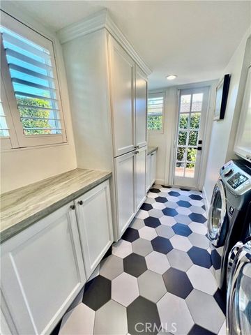 521 Seaview Street, Laguna Beach, CA 92651