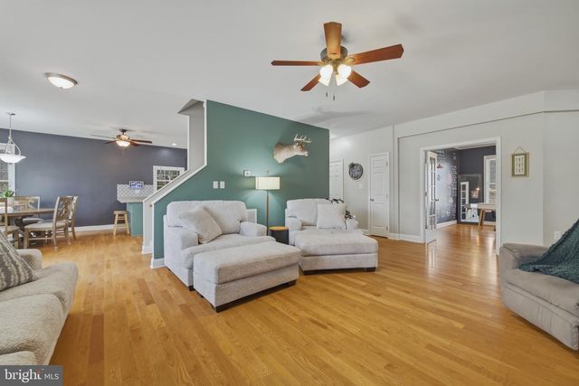 257 HUNTER RD, Maurertown, VA 22644