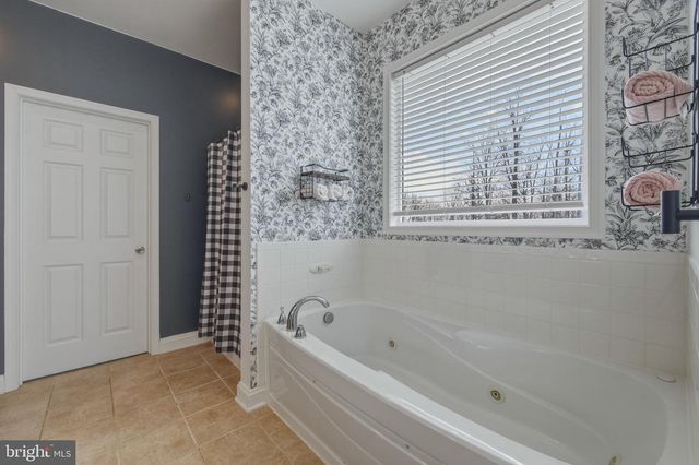 257 HUNTER RD, Maurertown, VA 22644