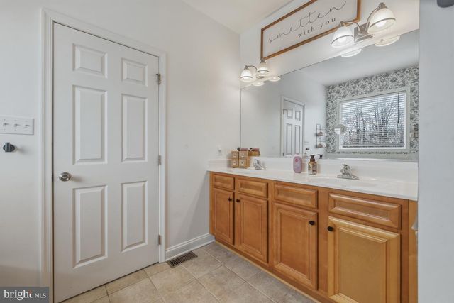 257 HUNTER RD, Maurertown, VA 22644