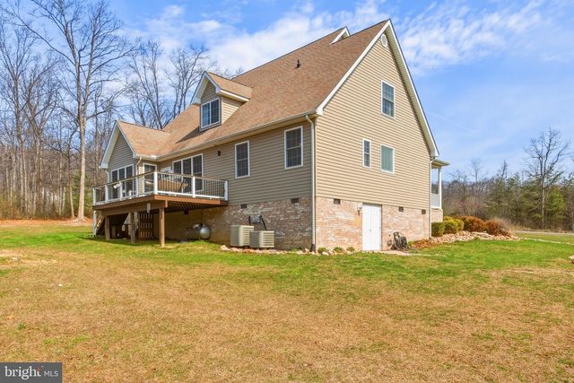 257 HUNTER RD, Maurertown, VA 22644