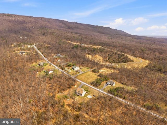 257 HUNTER RD, Maurertown, VA 22644