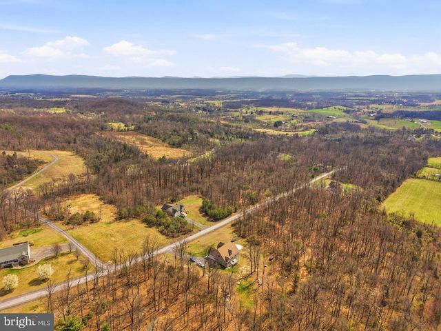 257 HUNTER RD, Maurertown, VA 22644