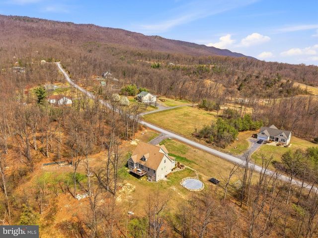 257 HUNTER RD, Maurertown, VA 22644