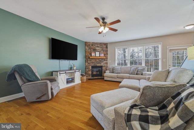 257 HUNTER RD, Maurertown, VA 22644